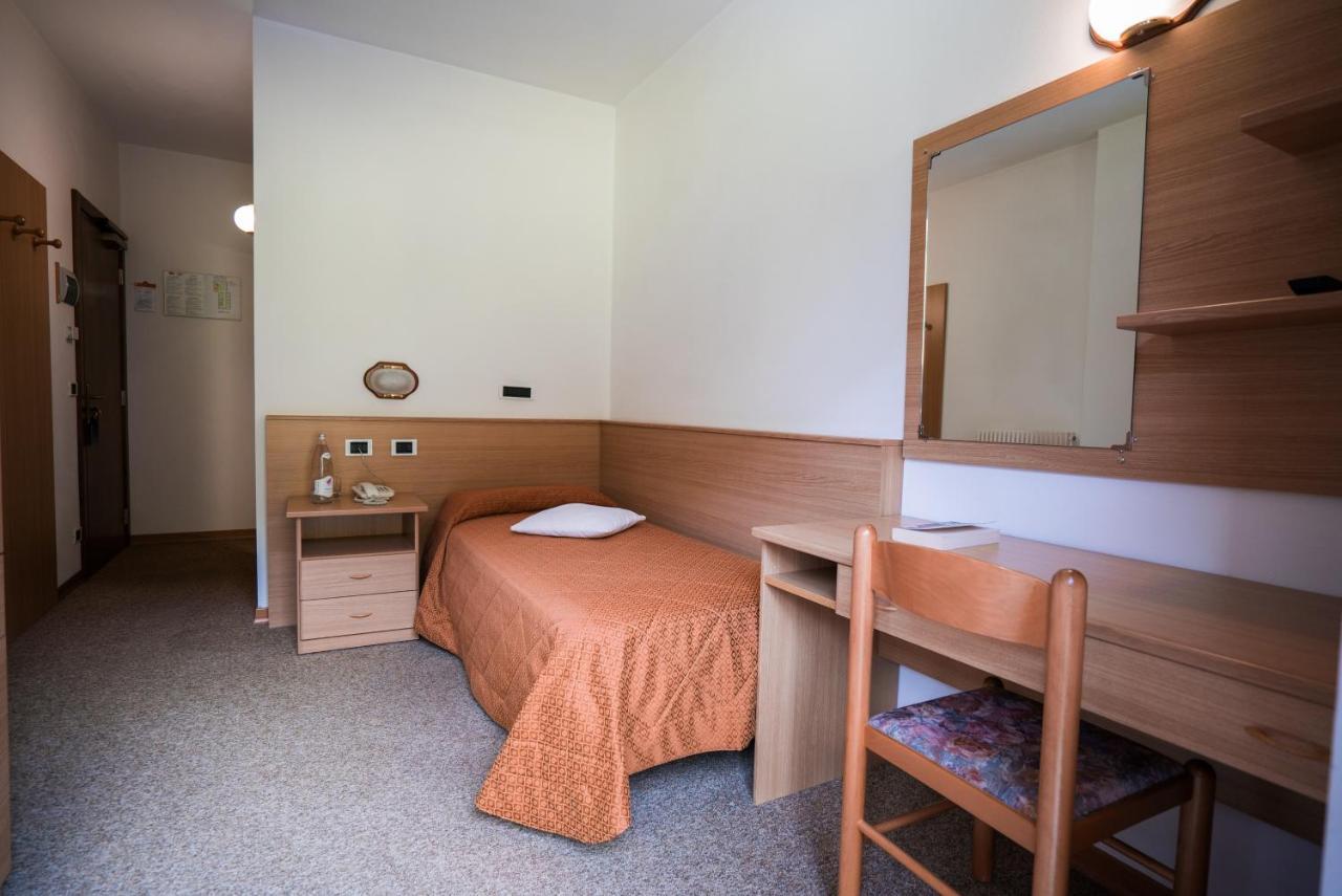 Hotel Rio Кадерцоне Екстер'єр фото